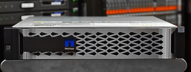 Обзор системы хранения NetApp AFF A250